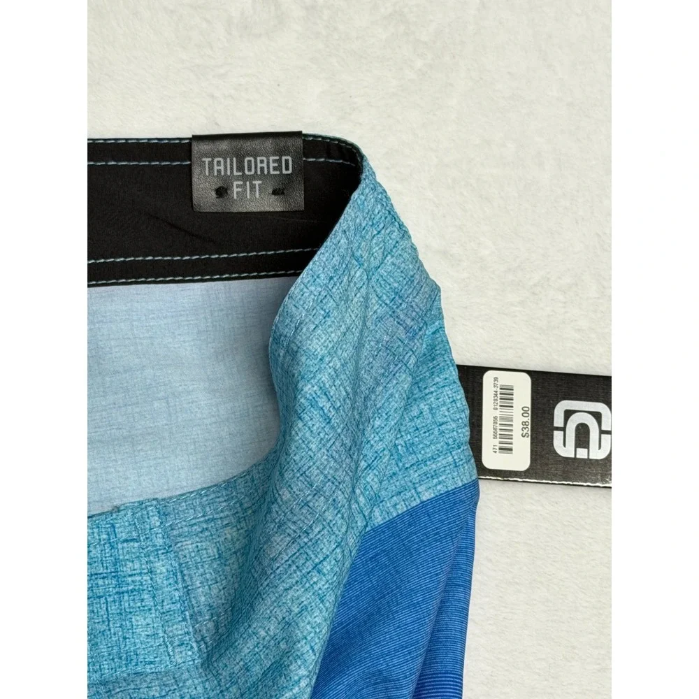 Distortion Blue White Board Shorts NWT Men's Large UV Protection